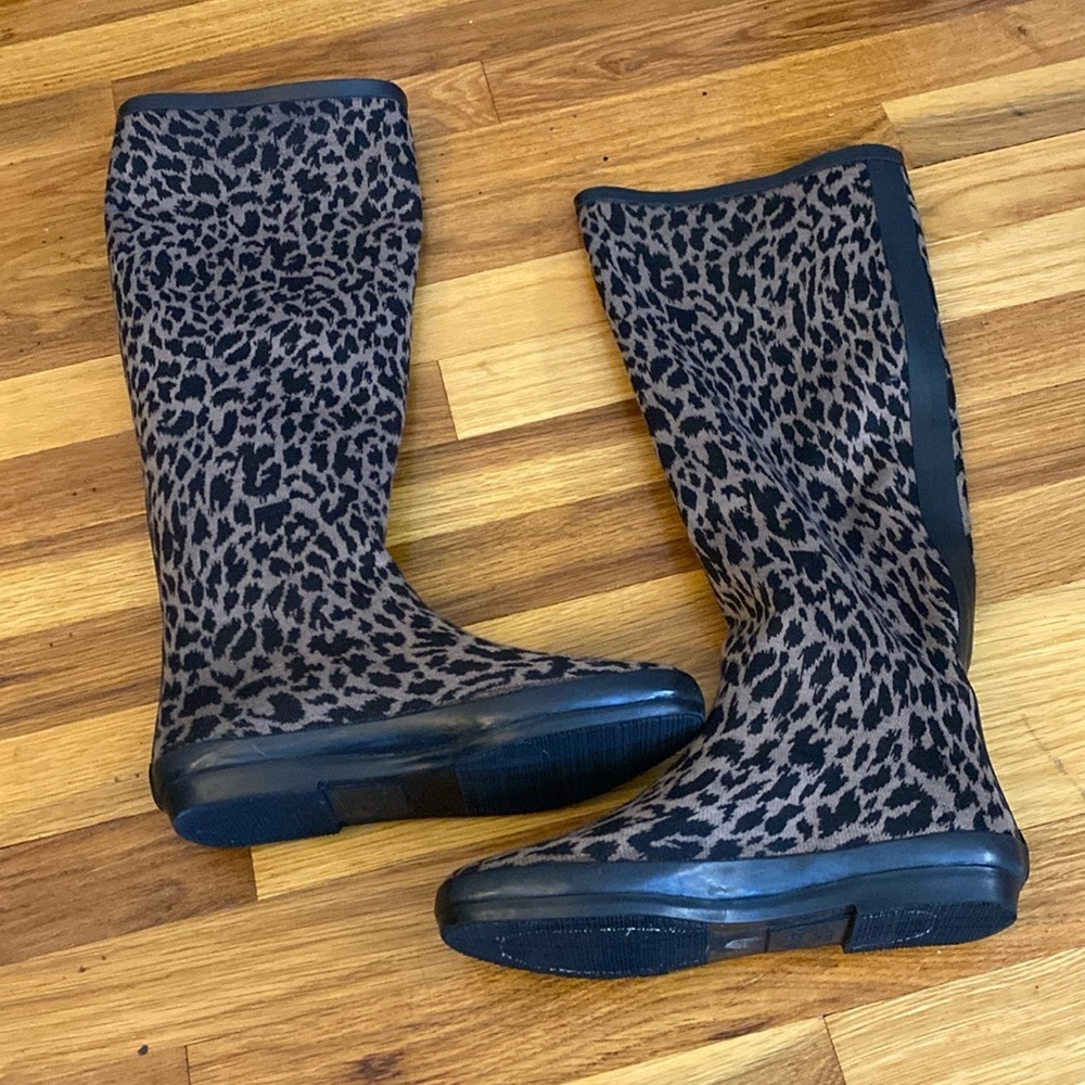 Dav Women’s Tan and Black Cheetah Print Knee High Boots Size 9